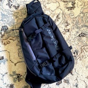 Patagonia Cross Body Bag with Multiple Pockets!